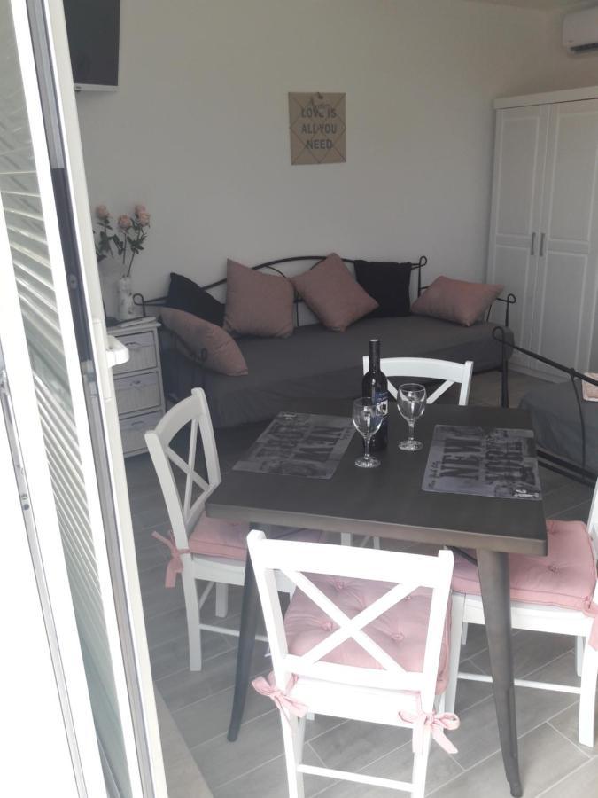 Nessa & Meli Apartment Makarska Exterior photo