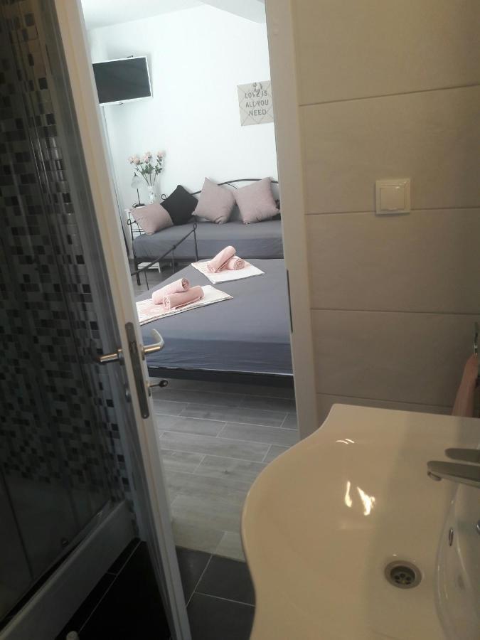 Nessa & Meli Apartment Makarska Exterior photo